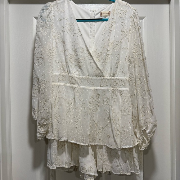 NWOT - Altar'd State Ivory and Gold Lace Romper with Rose Pattern - Picture 1 of 5
